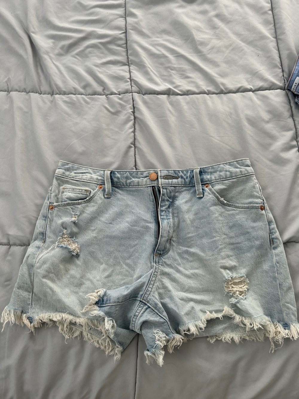 Light Wash Distressed Women’s jean Shorts